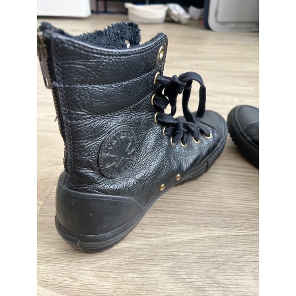 Converse Chuck Taylor All Star Black Leather Fur Lined Back Zip Boots Womens 9.5 - Picture 8 of 9